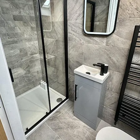 The Crown View - Luxury - Free Parking Nearby