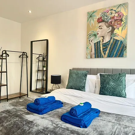 The Crown View - Luxury - Free Parking Nearby Harrogate