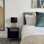 The Crown View - Luxury - Free Parking Nearby