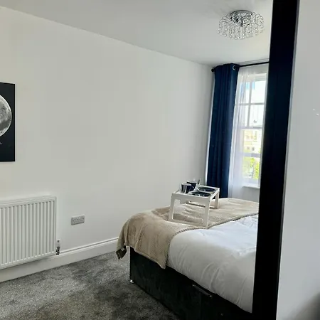 Apartment The Crown View - Luxury - Free Parking Nearby