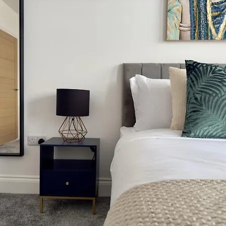 The Crown View - Luxury - Free Parking Nearby