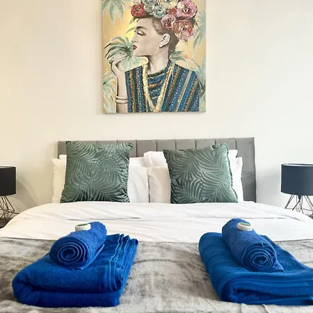 The Crown View - Luxury - Free Parking Nearby Apartment *