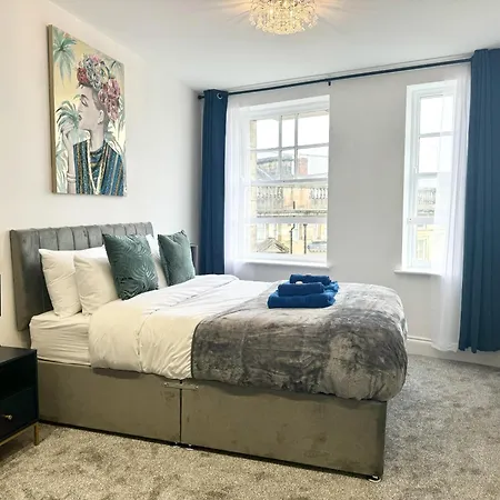 The Crown View - Luxury - Free Parking Nearby Harrogate