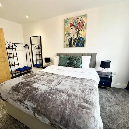 Apartment The Crown View - Luxury - Free Parking Nearby