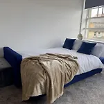 The Crown View - Luxury - Free Parking Nearby *