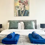 The Crown View - Luxury - Free Parking Nearby Apartament *