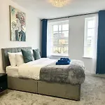 The Crown View - Luxury - Free Parking Nearby Harrogate